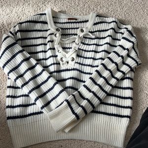 STRIPPED CROPPED SWEATER WITH LACE UP NECK